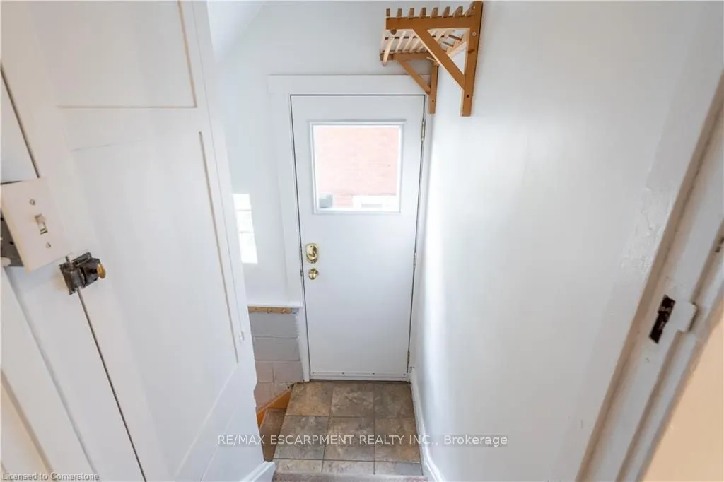56 Newton Ave