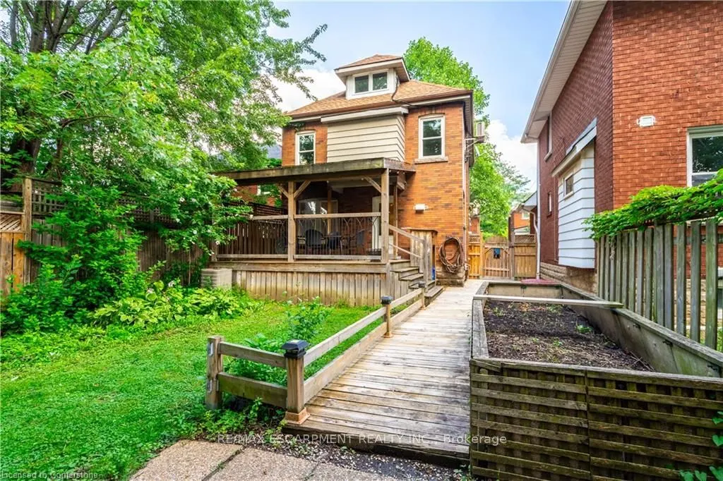 56 Newton Ave
