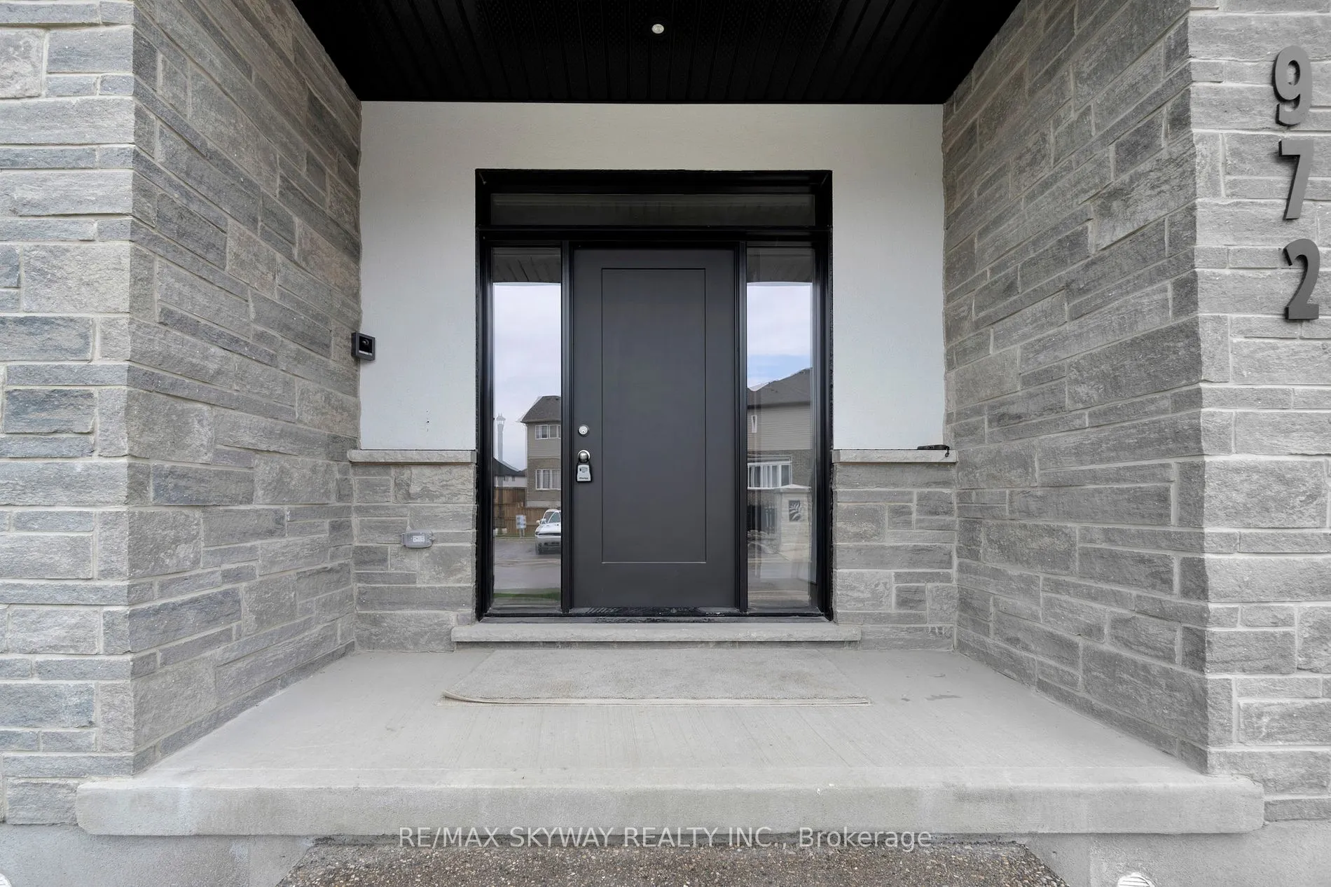 972 Stonecliffe Walk, #18