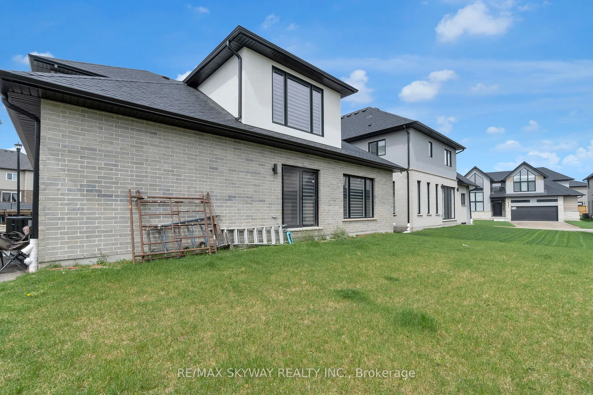 972 Stonecliffe Walk, #18