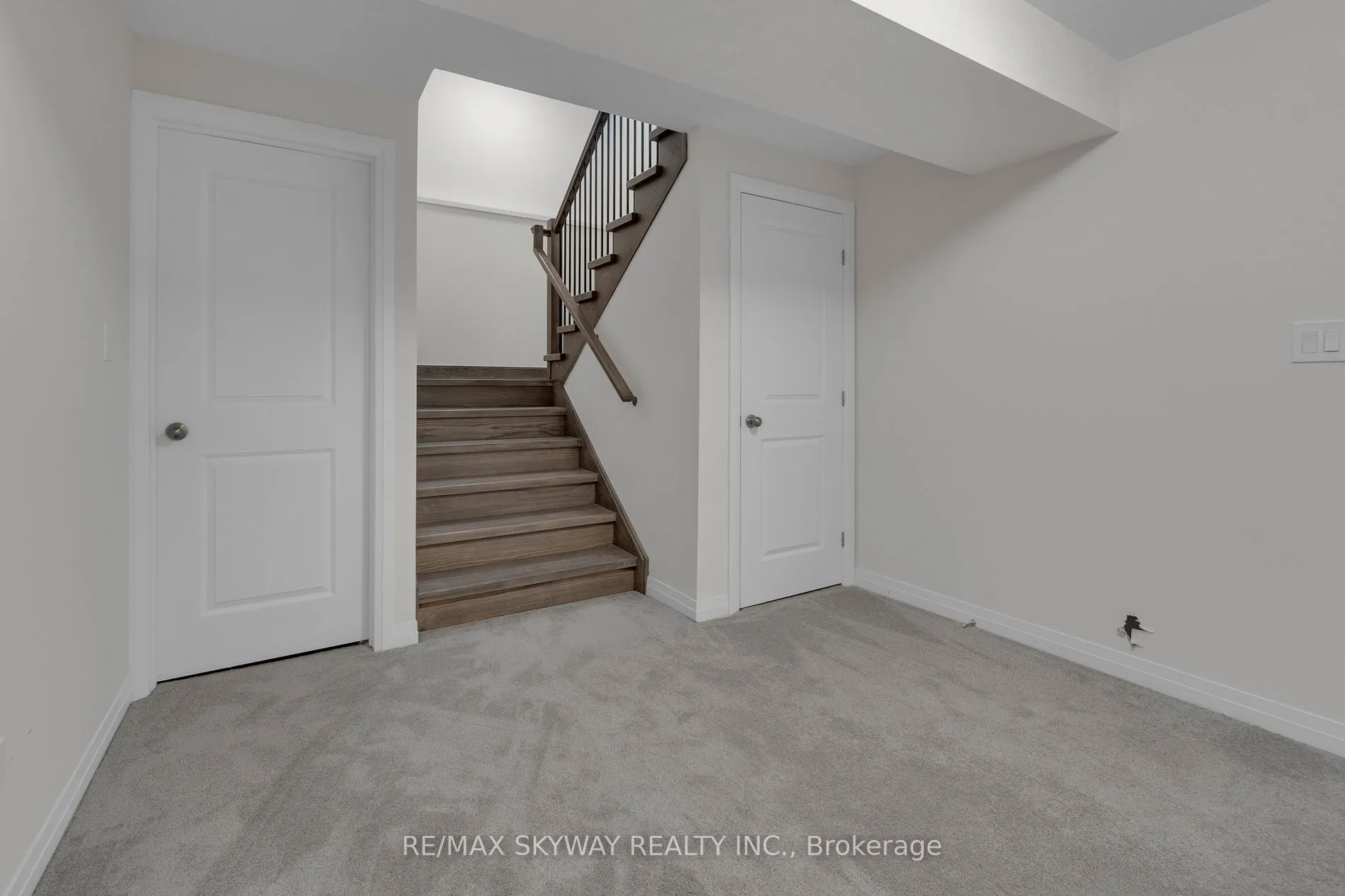 972 Stonecliffe Walk, #18