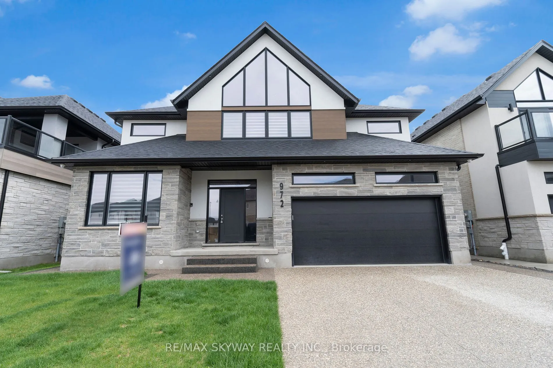 972 Stonecliffe Walk, #18