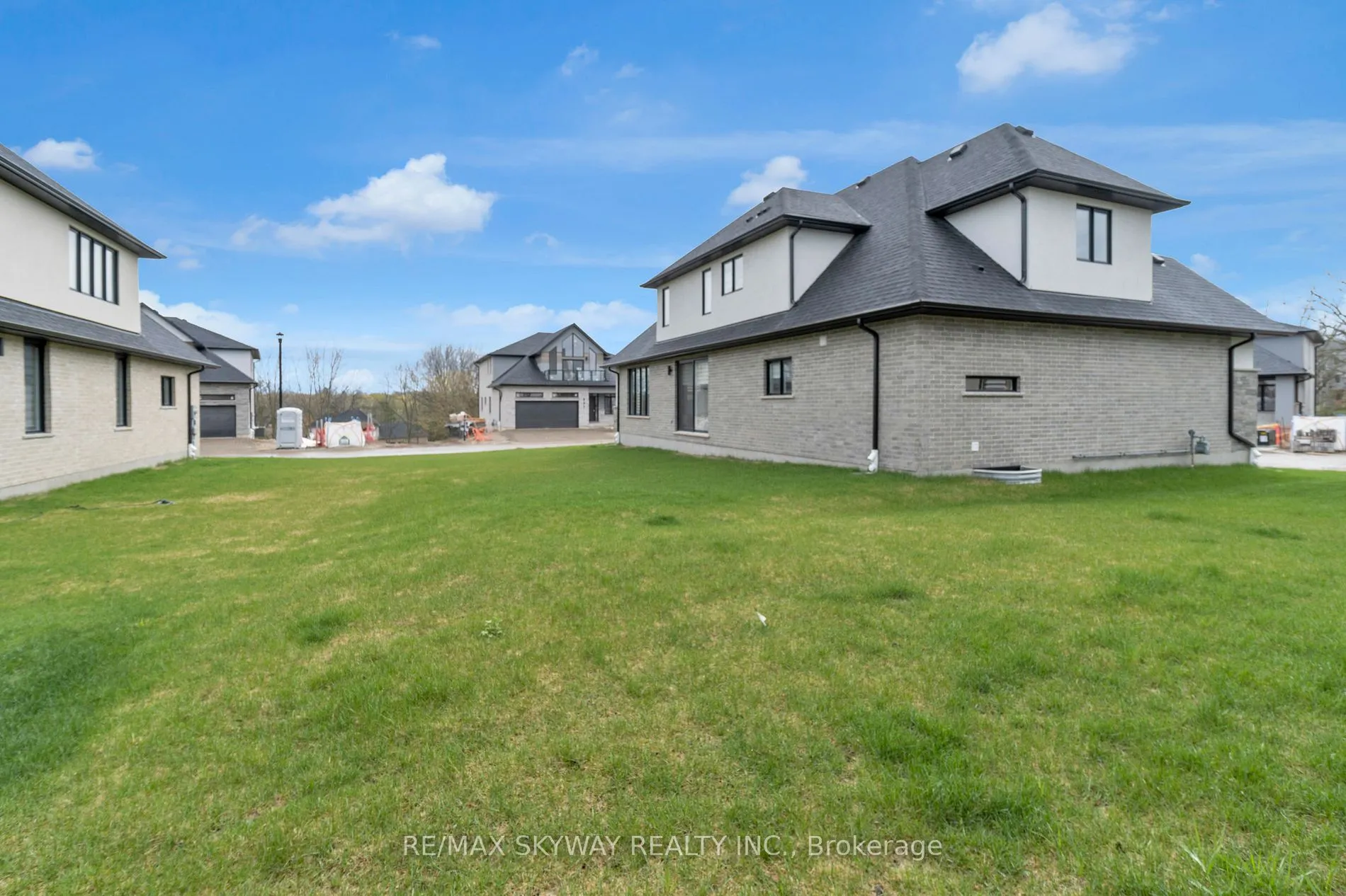 972 Stonecliffe Walk, #18