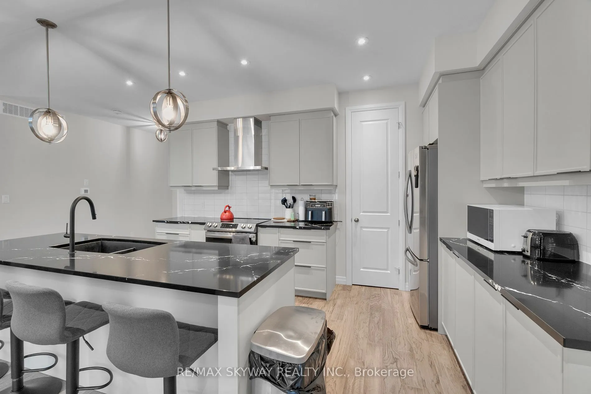 972 Stonecliffe Walk, #18