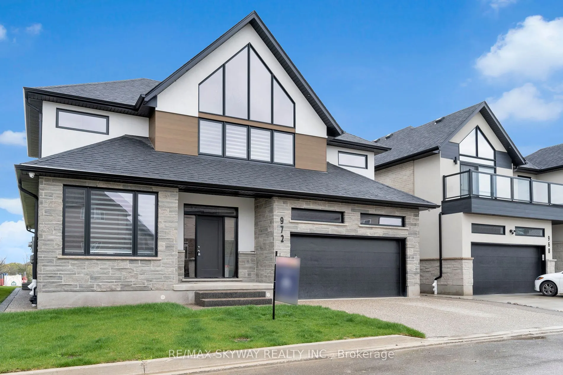 972 Stonecliffe Walk, #18