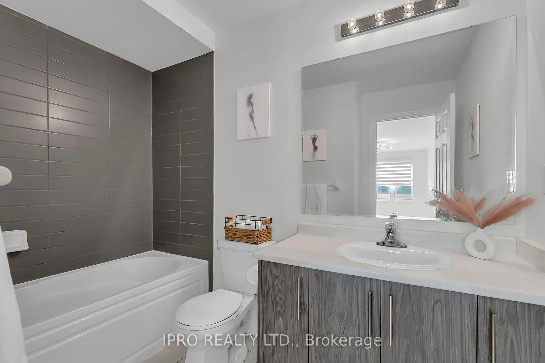 166 Deerpath Dr, #60