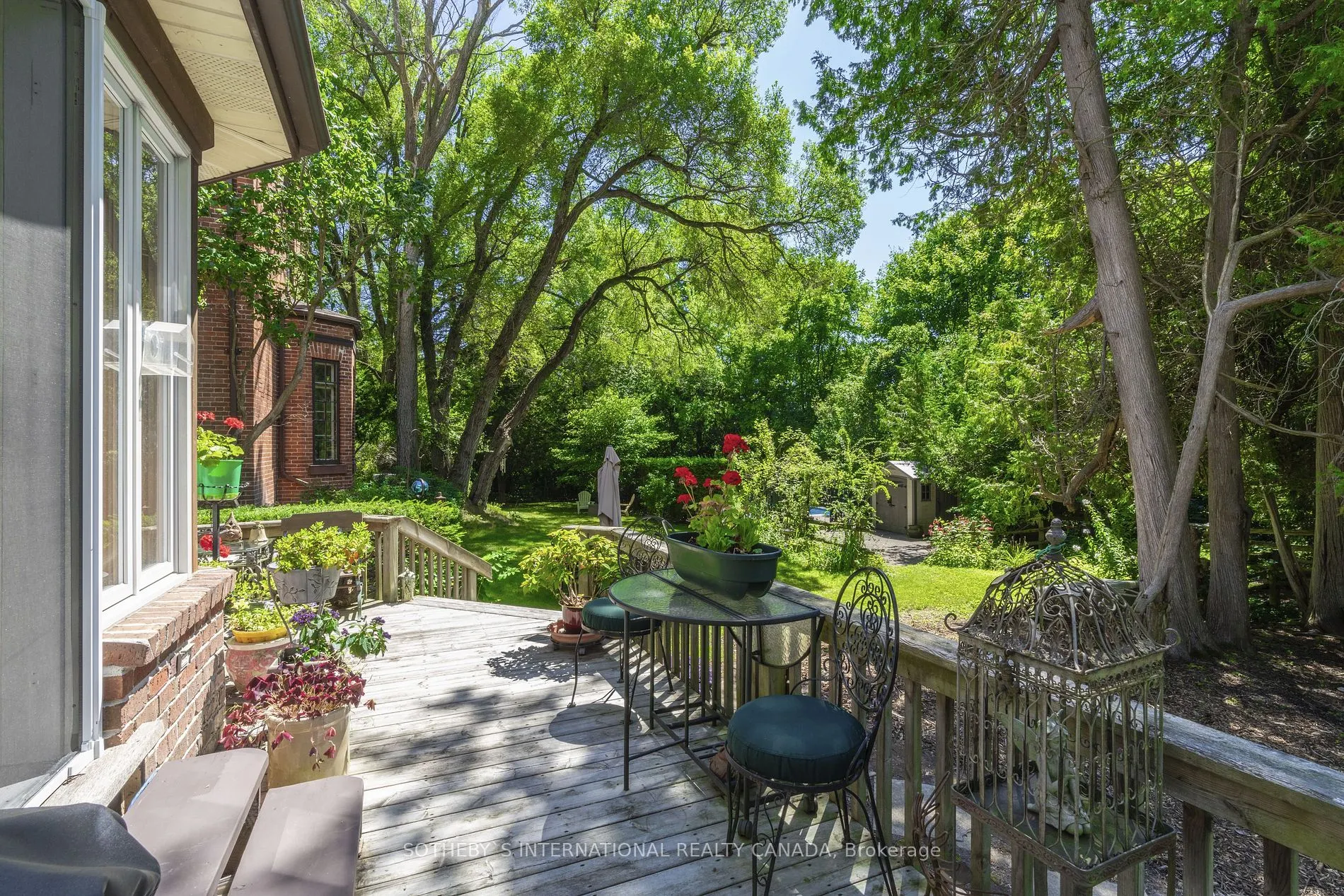 366 Lakeshore Rd