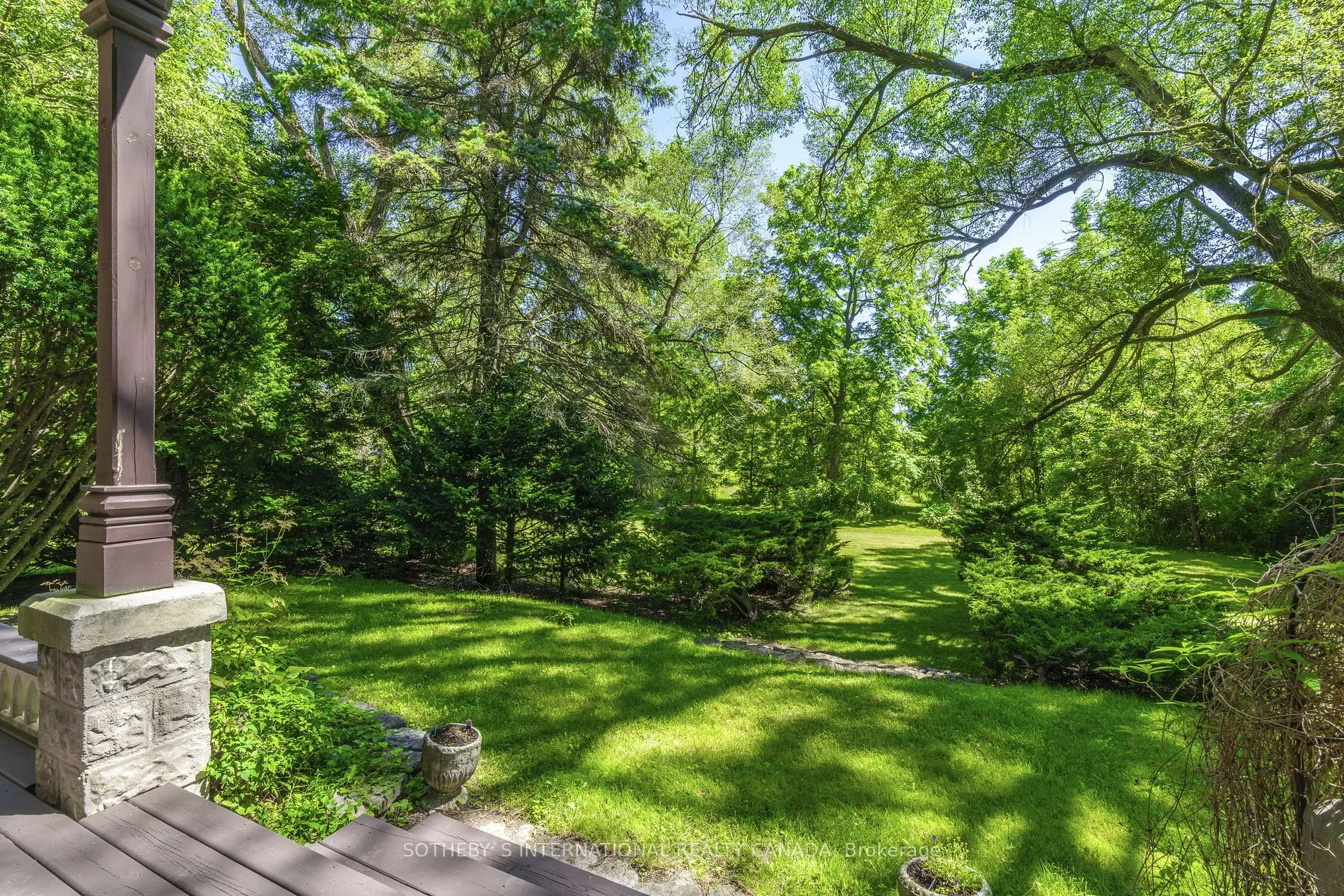 366 Lakeshore Rd