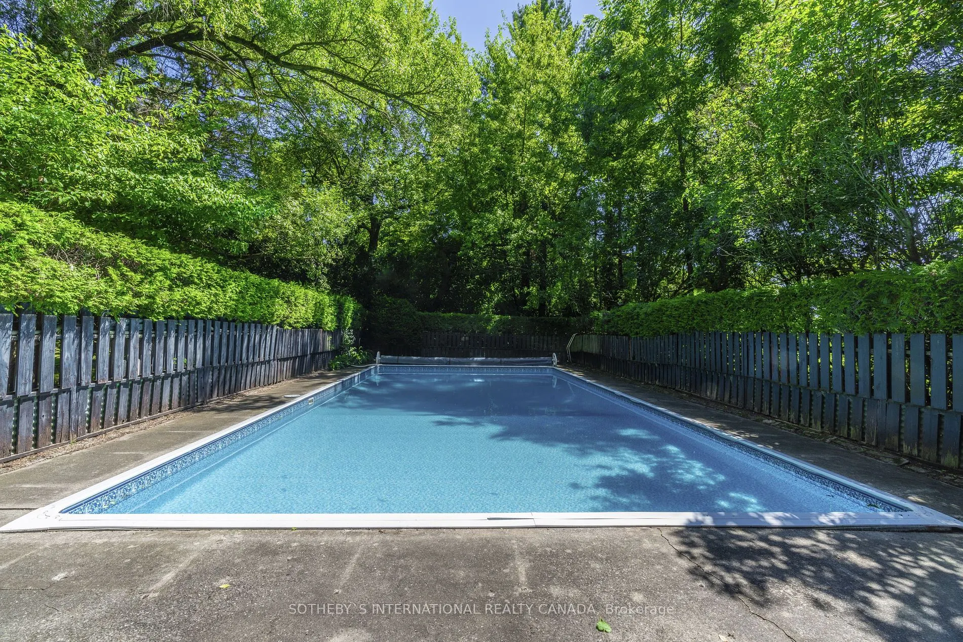 366 Lakeshore Rd