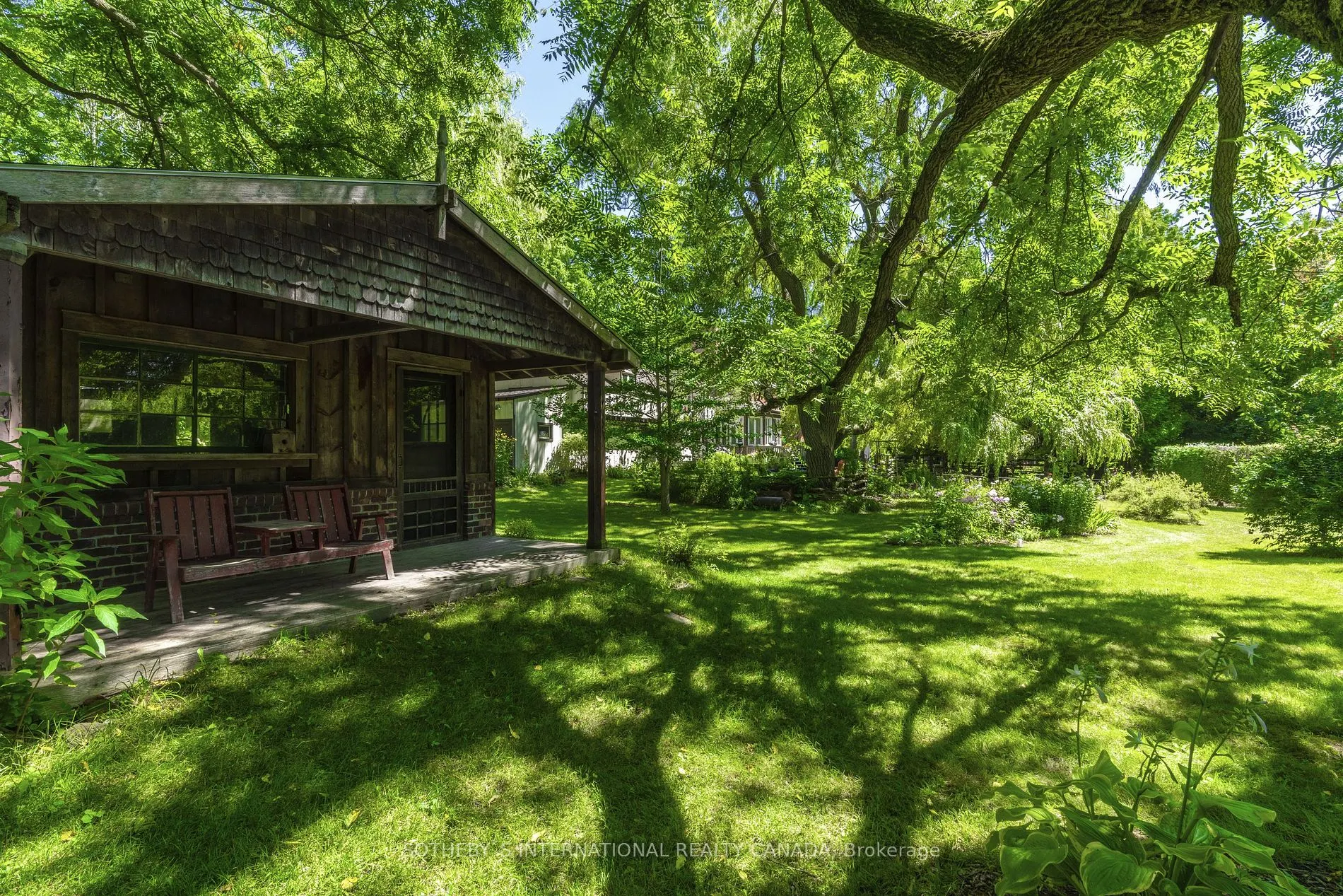 366 Lakeshore Rd