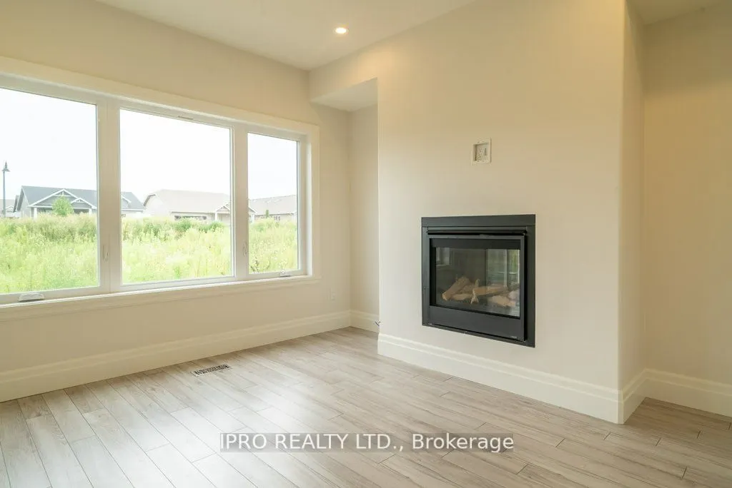 44 Campbell Crescent