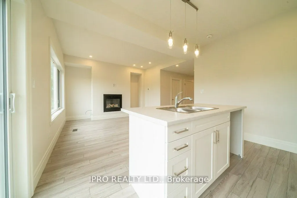 44 Campbell Crescent