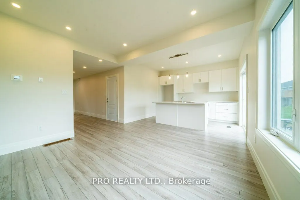 44 Campbell Crescent
