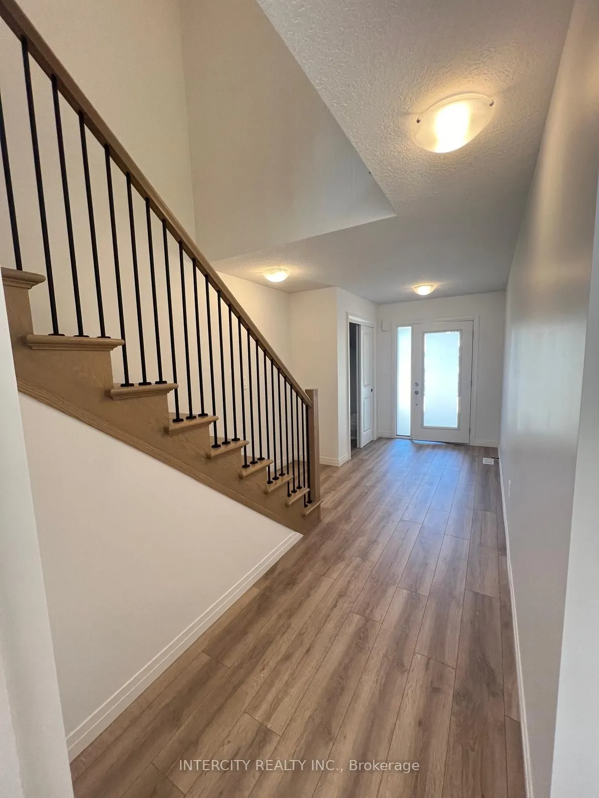 81 Queensbrook Cres