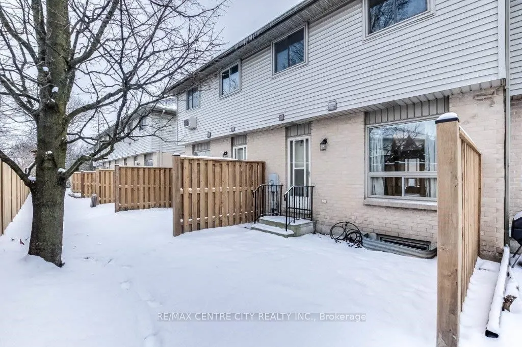 1290 Bentley Dr, #28