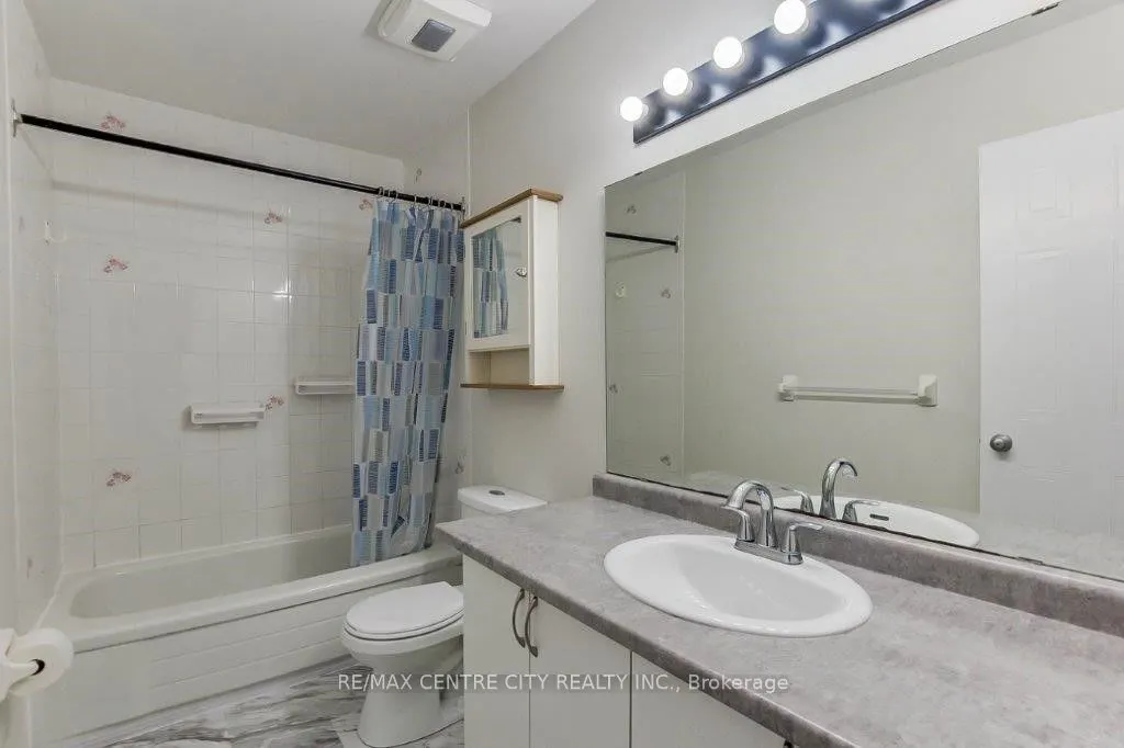 1290 Bentley Dr, #28