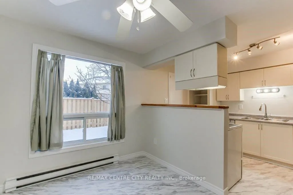 1290 Bentley Dr, #28