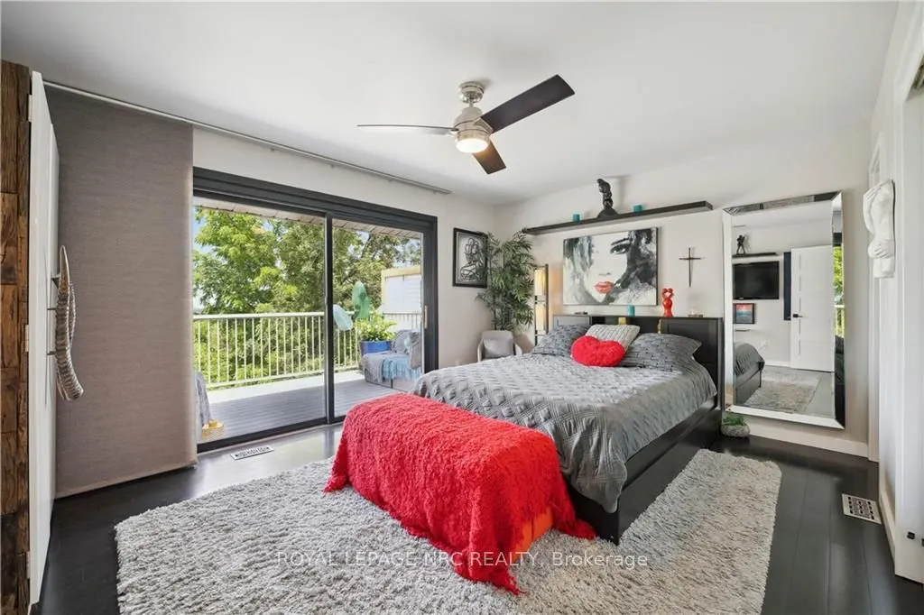 33 LESLIE Drive