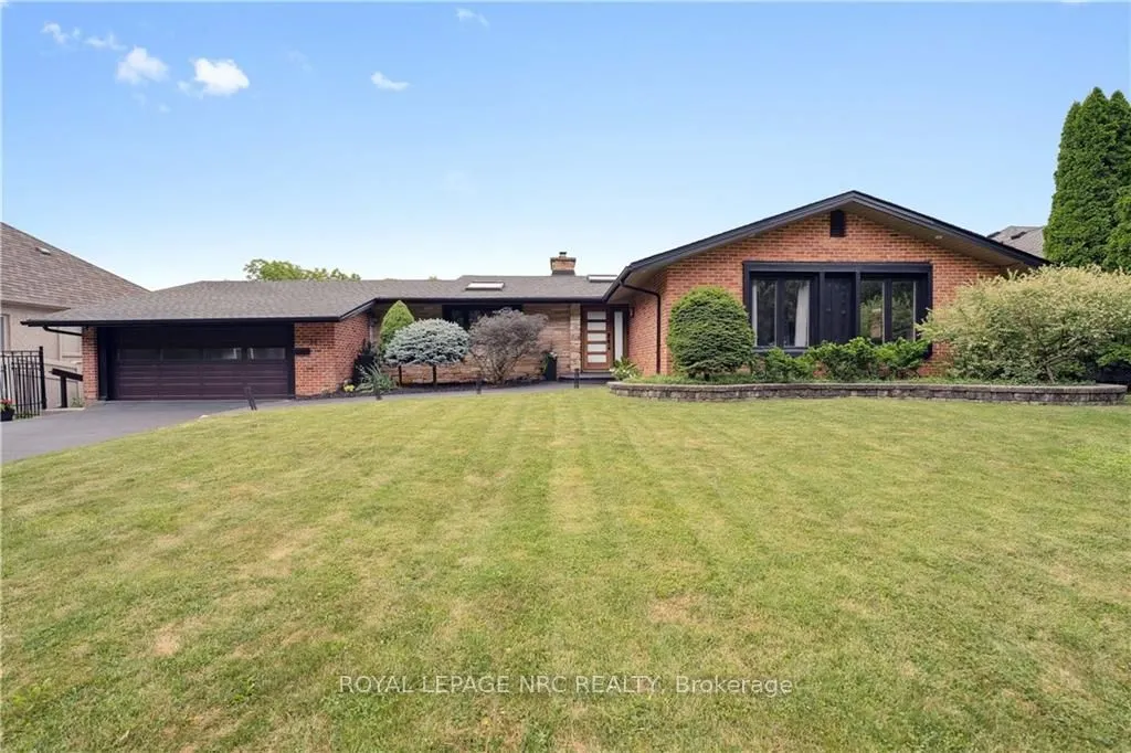 33 LESLIE Drive