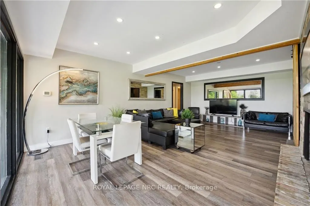 33 LESLIE Drive