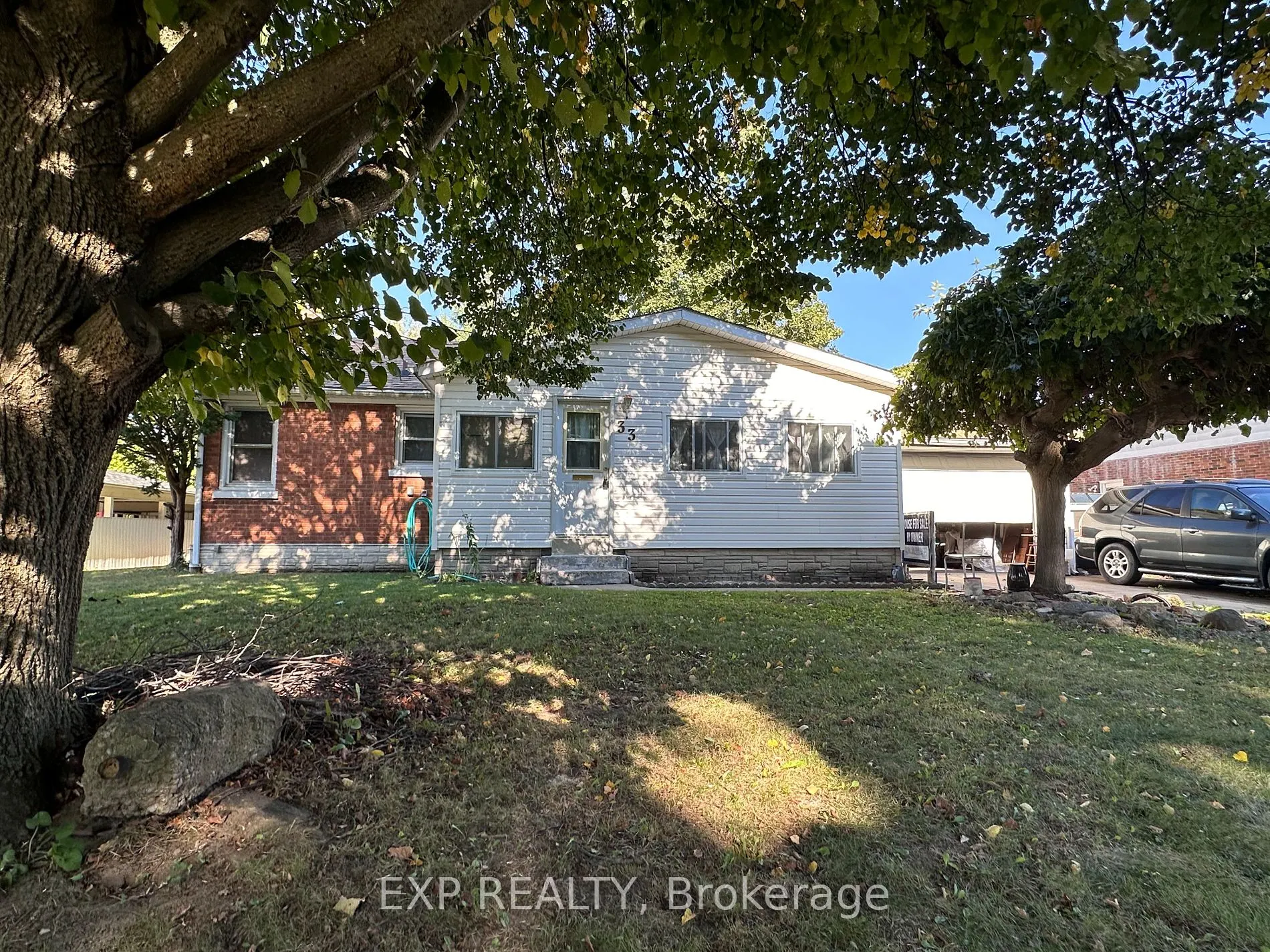 33 John St