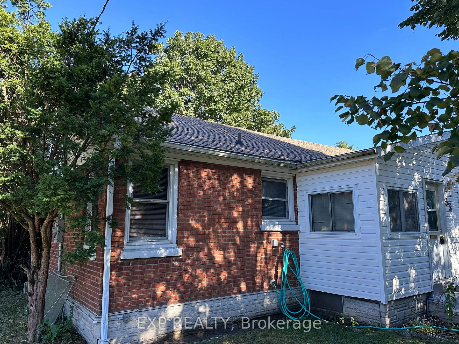 33 John St
