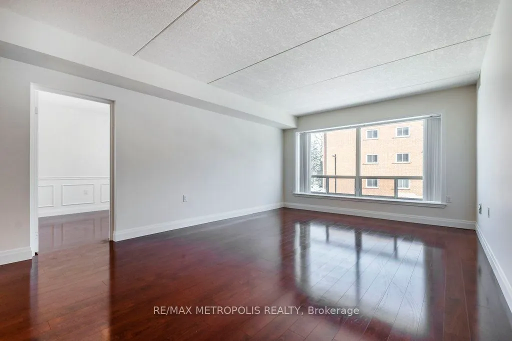 405 Erb Street W, #204