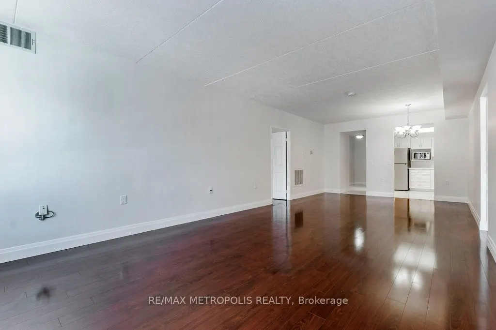 405 Erb Street W, #204
