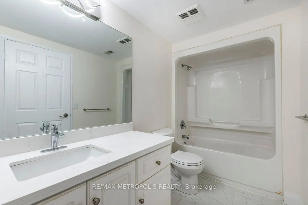 405 Erb Street W, #204