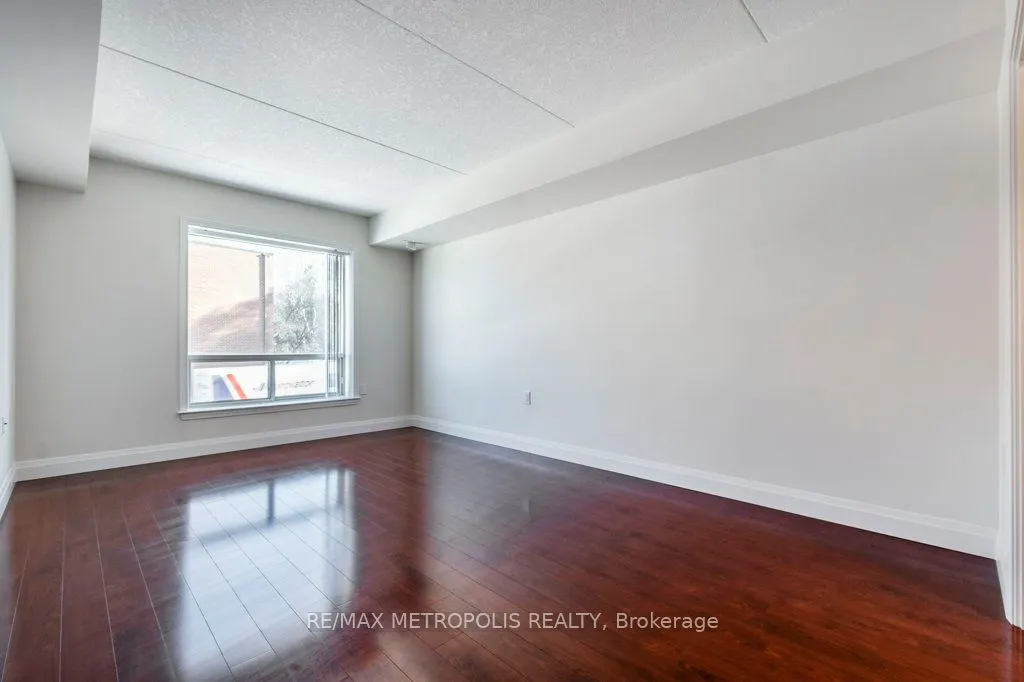 405 Erb Street W, #204