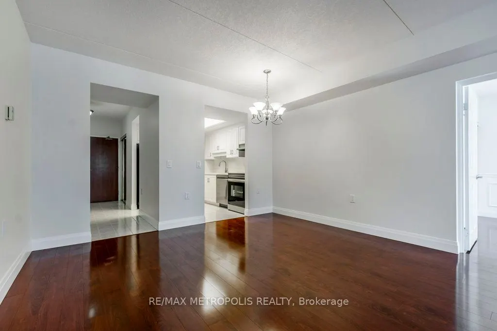 405 Erb Street W, #204