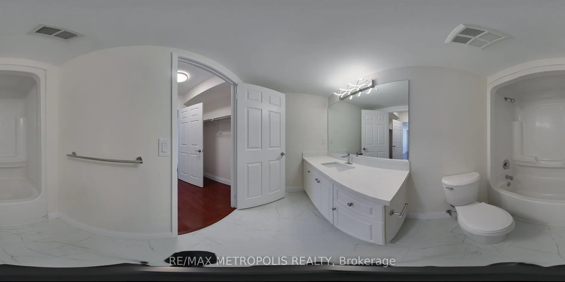 405 Erb Street W, #204