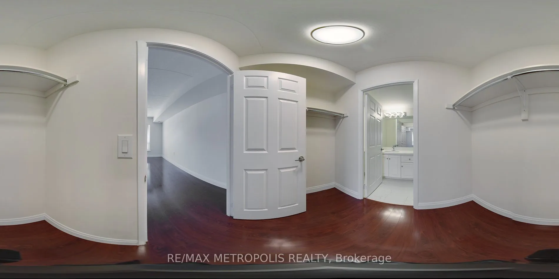405 Erb Street W, #204