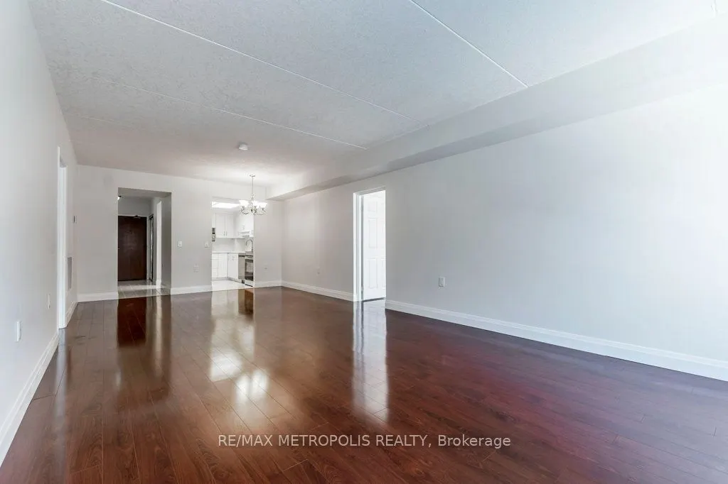 405 Erb Street W, #204