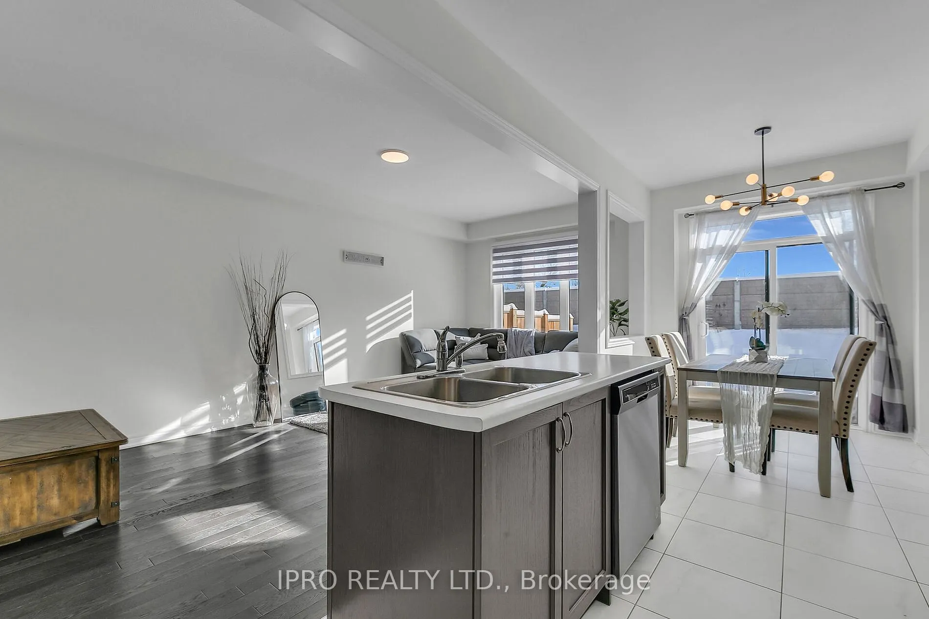 166 Deerpath Dr, #60