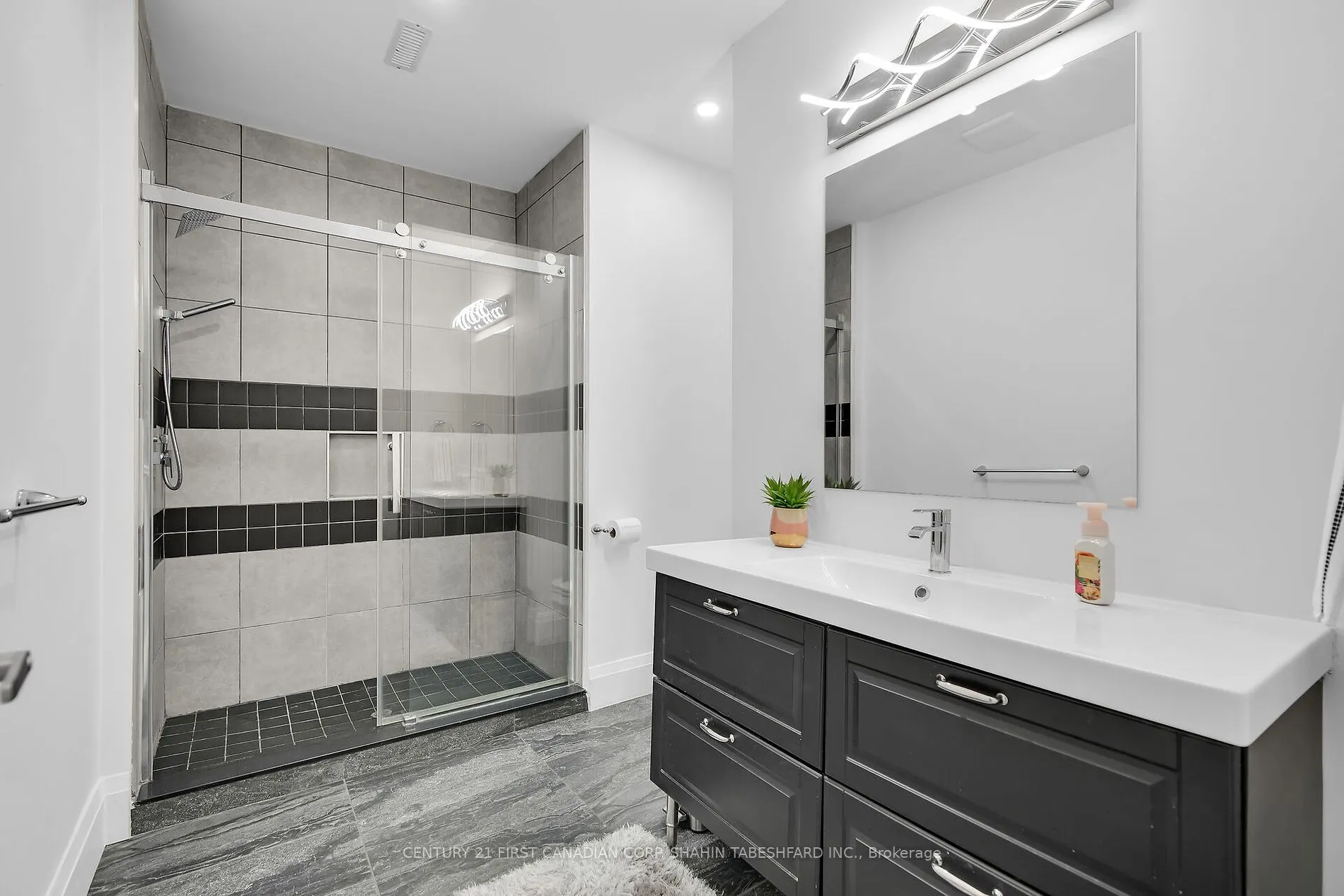 2226 Callingham Dr