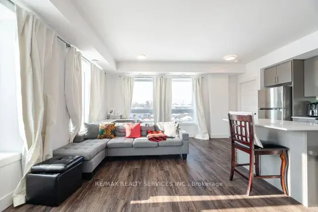 26 Lowes Rd W, #201