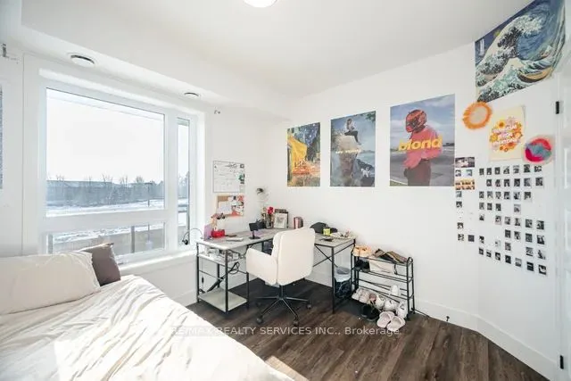 26 Lowes Rd W, #201