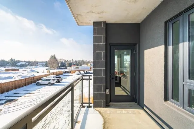 26 Lowes Rd W, #201