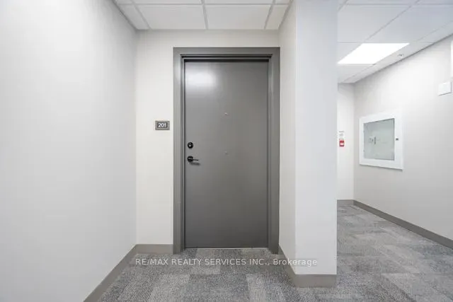 26 Lowes Rd W, #201