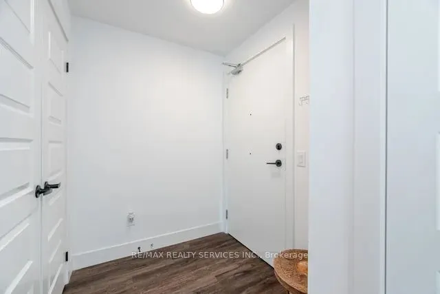 26 Lowes Rd W, #201