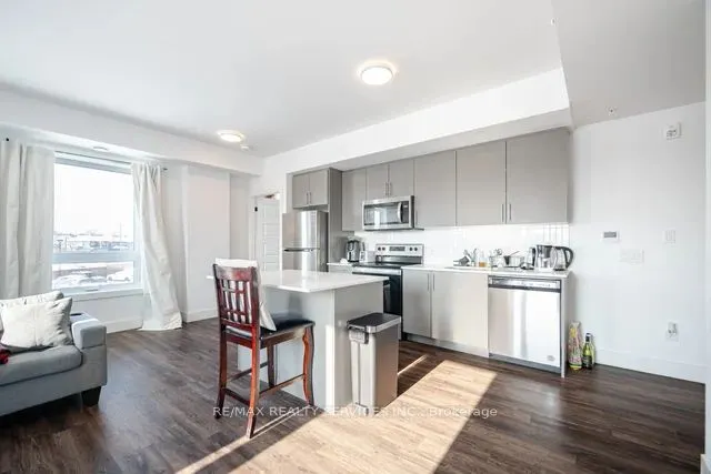 26 Lowes Rd W, #201