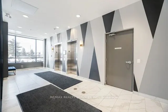 26 Lowes Rd W, #201