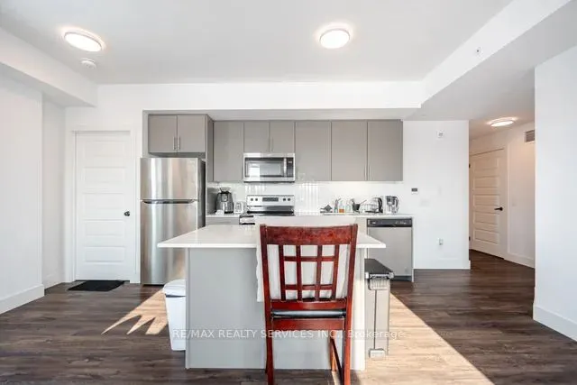 26 Lowes Rd W, #201