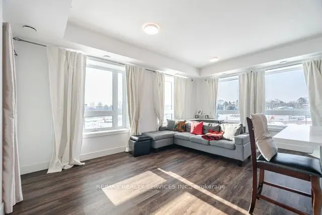 26 Lowes Rd W, #201