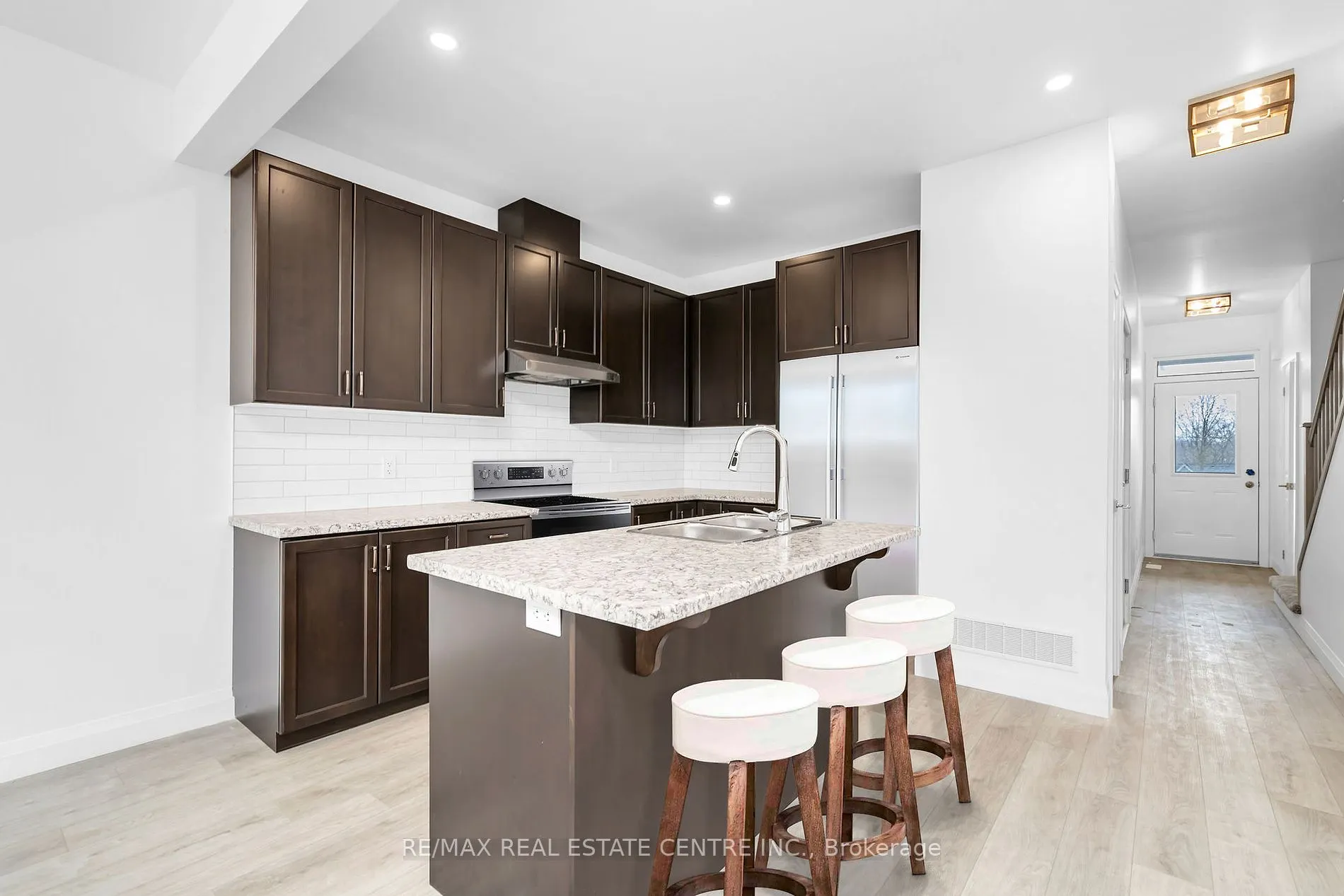 278 Hunter St, #8