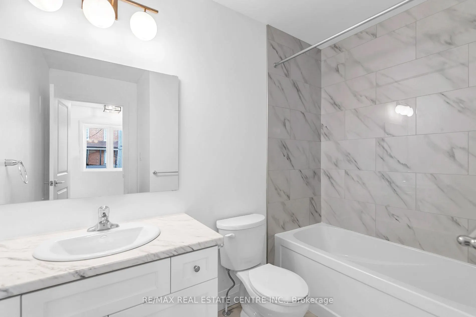 278 Hunter St, #8