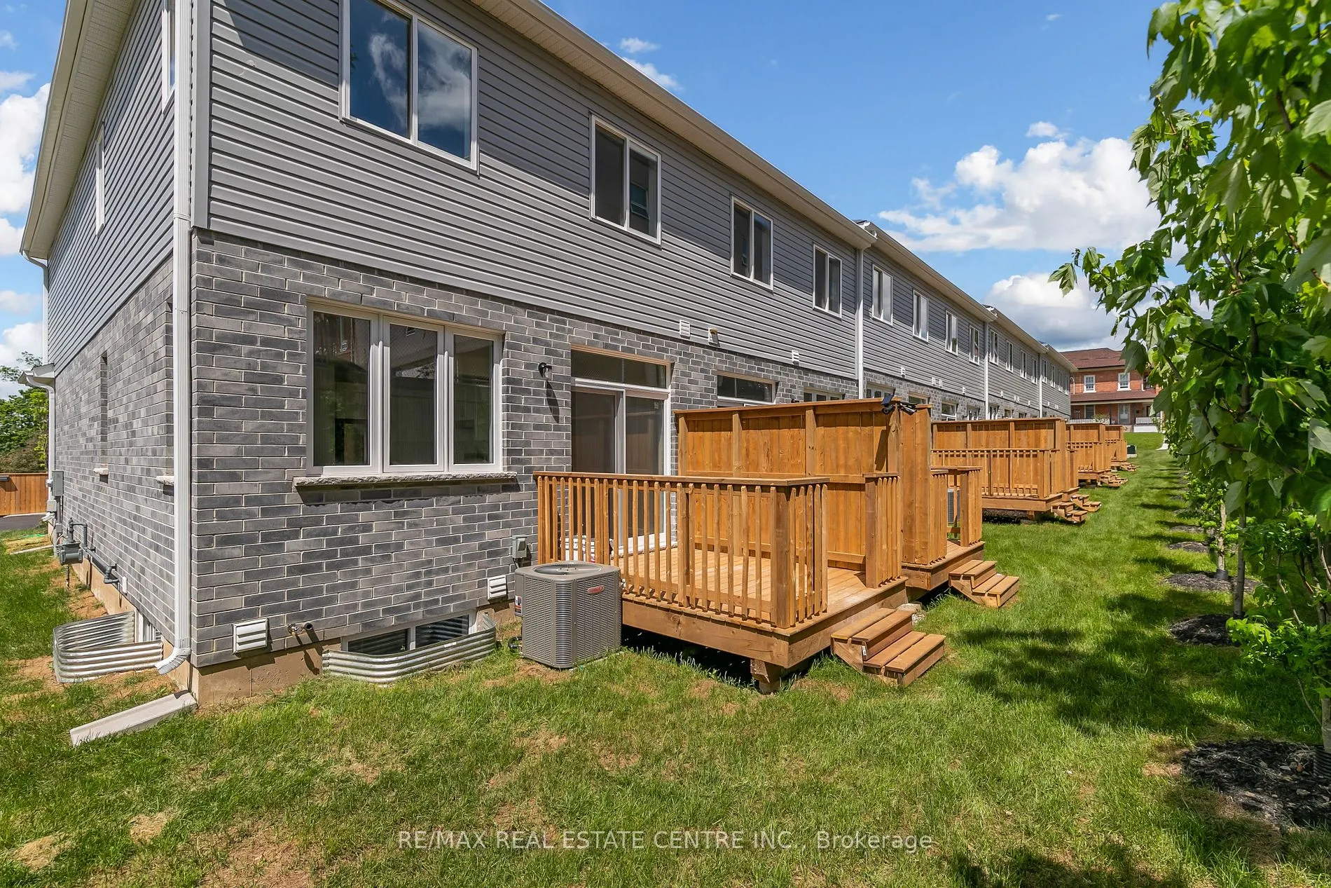 278 Hunter St, #8