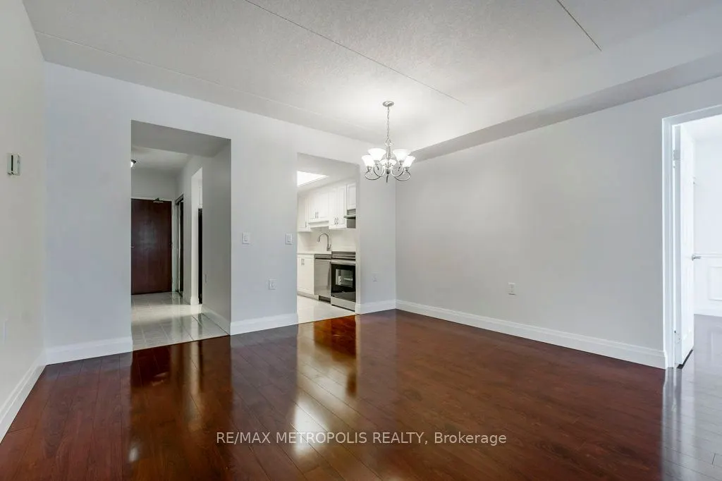 405 Erb Street W, #204