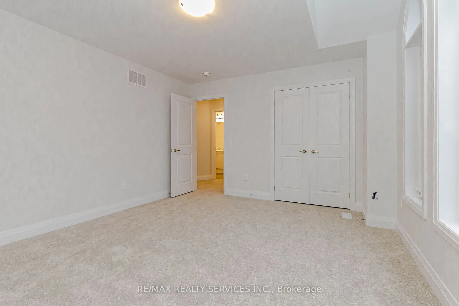 861 Knights Lane